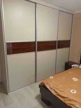 BRASADAS vinde ap 3 camere, zona soarelui etaj 1/4.