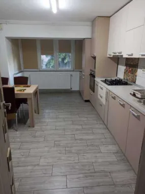 BRASADAS vinde ap 3 camere, zona soarelui etaj 1/4.