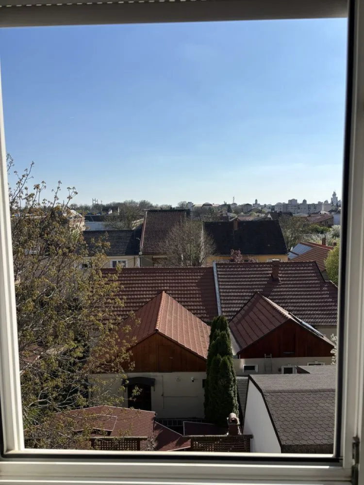 BRASADAS vinde ap 2c etaj 4/4 in 14 Mai.