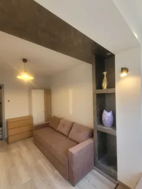 BRASADAS vinde ap 2 cam etaj 3/4 Closca, renovat, modificat.