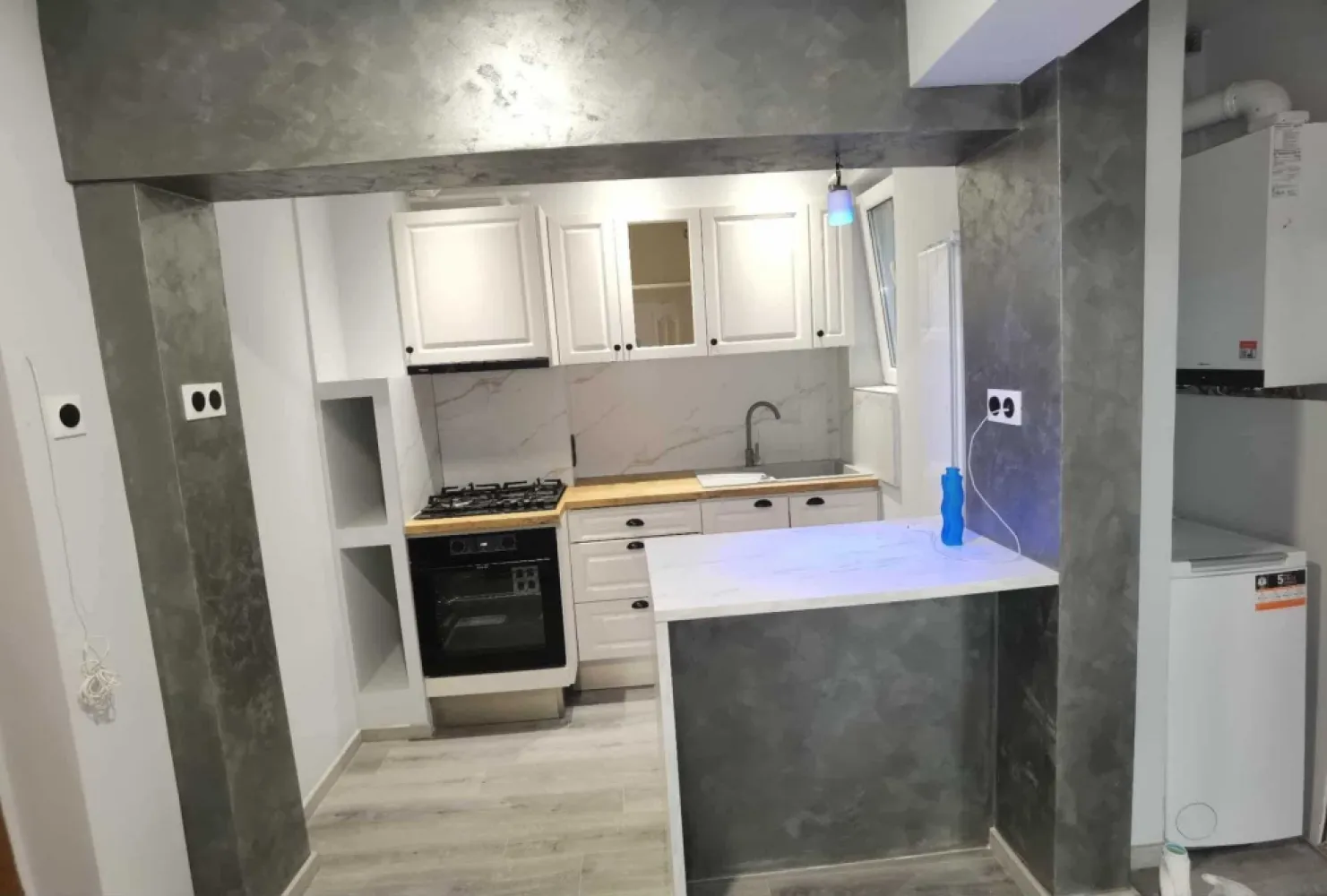BRASADAS vinde ap 2 cam etaj 3/4 Closca, renovat, modificat.
