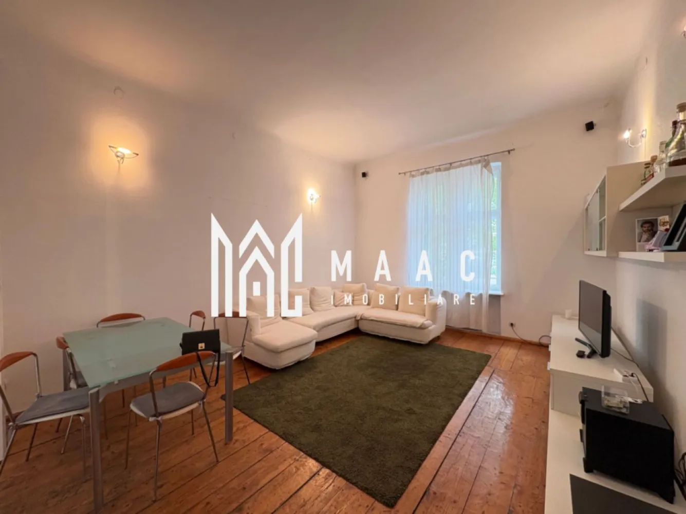 Apartament 3 Camere I La vila I Central I Loc de parcare - MAAC Imibiliare va propune spre vânzare un apartament pe bulevardul Victoriei lângă rectorat și facultatea Lucian Blaga Apramentul este situat la et 1 al unei vile de pe bulevardul Victoriei din Sibiu ,are 2 dormitoare ,living ,1 baie bucătărie ,spațiu tehnic ,pivniță de 40 mp 15% cota parte din curtea de 1450 mp ,76 mp utili ,mobilat complet Pentru mai multe detalii precizați ca ați văzut anunțul cu ID CP3063518