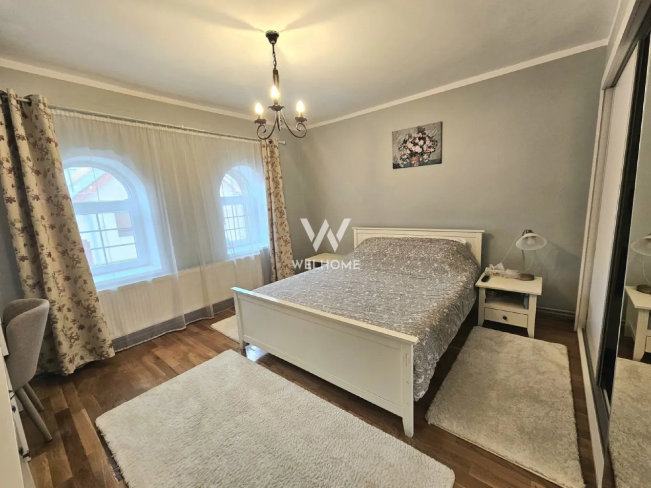Casa individuala zona Lupeni - Sibiu - Casa individuala , teren 283 Zona LUPENI -Casa de vanzare amenajata in stil clasic cu materiale de caletate. - casa este compartimentata astfel - demisol bucatarie .baie .living si camara etaj- 3 dormitoare .dresing .baie -casa este mobilata cu mobila stil clasic -Curtea este amenajta cu stil - in curte se afla o filigorie mobilata si dotata cu cuptor si gratar zidit -Bransata la toate utilitatile. Avantaje: • Zonă foarte bună, de case. • Proprietate individuală,intabulată. • In apropiere magazine, școli, grădinițe, bănci, parc, farmacii, transport public etc. • Căi de acces asfaltate și iluminate. -Mod de plata agreat: cash/credit ipotecar. Pret 315.000 euro Telefon: 0756 094 405 }}