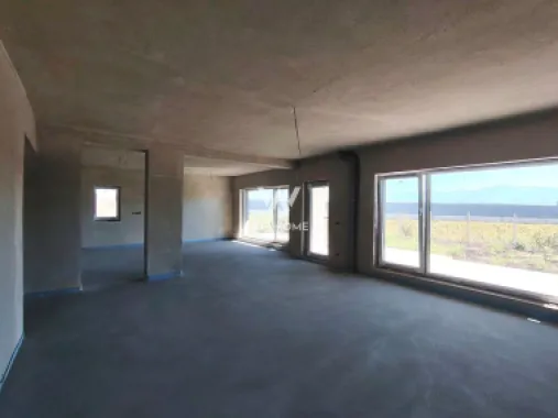 Casa mare cu garaj si teren 790 mp - Casa NOUA
