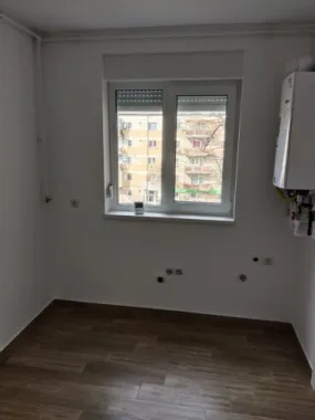 BRASADAS vinde ap 3 cam etaj 3/4 pe Careiului.