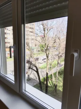 BRASADAS vinde ap 3 cam etaj 3/4 pe Careiului.