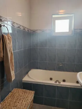 BRASADAS vinde ap 3 cam etaj 6 Careiului Micro 16.