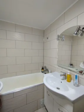 BRASADAS vinde ap 3 cam Carpați 2 etaj 1/4.
