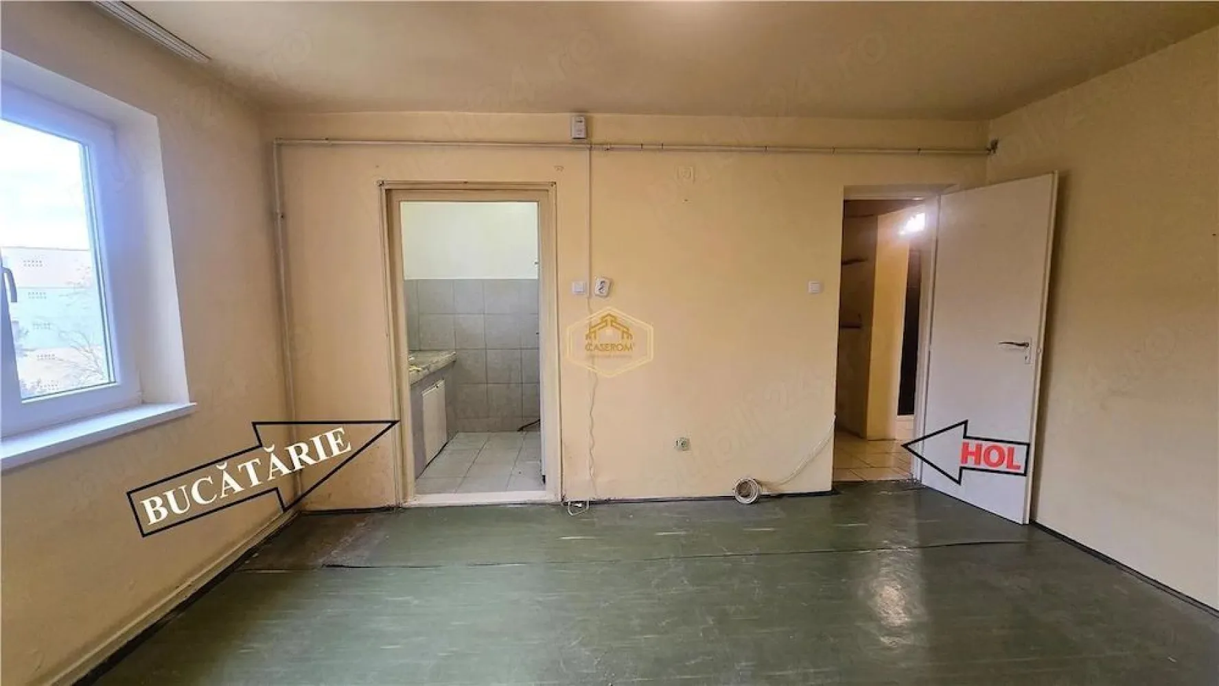 BRASADAS vinde ap 3 cam etajul 3/4 | Closca. - Agentia Imobiliara BRASADAS vinde apartament cu 3 camere situat la etajul 3 din 4. Blocul este din cărămidă, apartamentul are orientare sud-vestică, poziție de mijloc, o suprafață utilă de 40.30 mp și este împărțit astfel: hol de acces, debara nișă pentru mașina de spălat haine, bucătărie, living, 2 dormitoare și o baie. Este prevăzut cu ușa de acces metalică și geamuri termopane cu plasă de insecte. Zona în care este amplasat imobilul este una foarte bună, cu acces foarte facil către diverse magazine alimentare (Kaufland, Profi, Penny, Lidl), Piața Someș, parc, instituții de învățământ, farmacie, bancă și multe altele. Locuință de mijloc, cu costuri de întreținere reduse, alegerea ideală pentru cupluri, familii sau investitori inspirați. Proprietatea necesită lucrări de amenajare, aspect reflectat într-un preț atractiv și plin de potențial. Perfect atât pentru investiție (renovare și revânzare închiriere), cât și pentru locuință proprie, oferindu-ți libertatea de a-ți crea spațiul exact așa cum îți dorești. Www.brasadas.com.