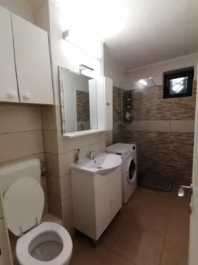 BRASADAS vinde ap 2 cam PARTER Careiului LIDL.