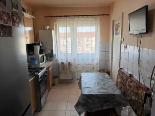 BRASADAS vinde ap 2 cam 58mp Carpați 2 etaj 4/4.
