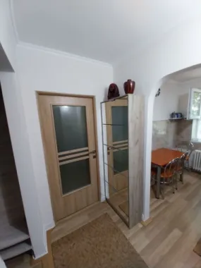 BRASADAS vinde ap 2 cam et.1/4 mobilat utilat cu garaj.