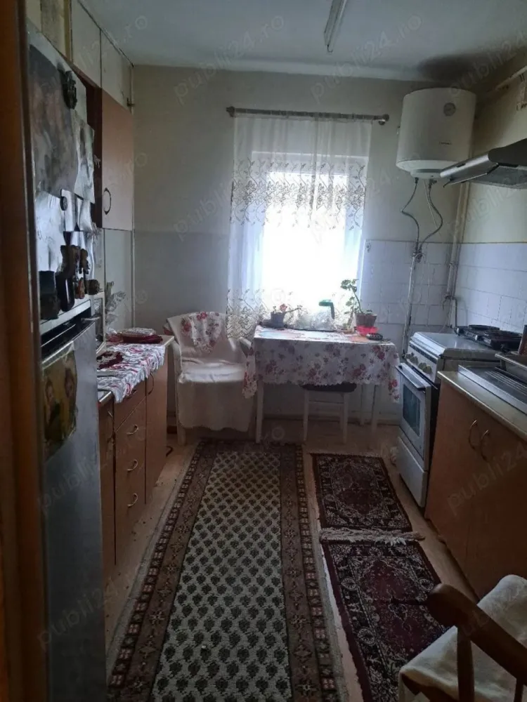 BRASADAS vinde ap cam etaj 4/4 in Micro 16.