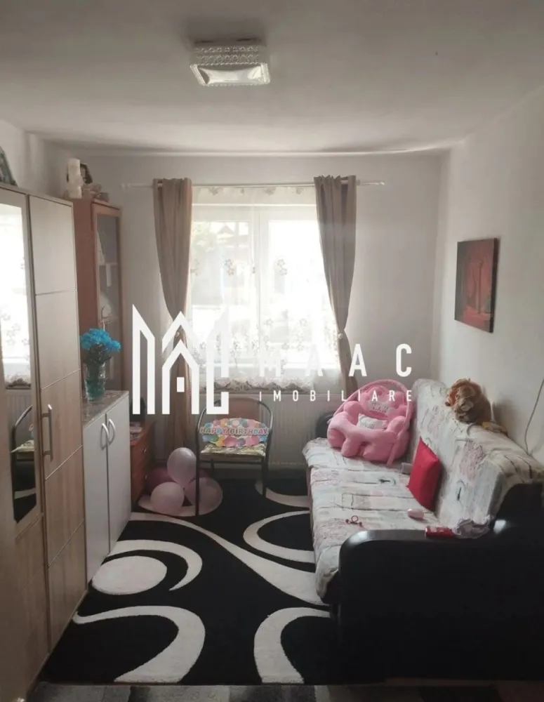 Apartament 2 camere | Parter | 37 MPU | Tiglari - MAAC Imobiliare vă prezintă un apartament cu 2 camere, ideal pentru locuit sau investiție, situat în zona Țiglari din Sibiu. Caracteristic si compartimentare: Suprafață utilă: 37 mp Compartimentare: Living, dormitor primitor, bucătărie separată, complet echipată, baie, hol cu spațiu de depozitare Etaj: Parter – acces facil, fără scăr Încălzire: Centrală termică proprie cu calorifere Stare: Se vinde complet mobilat și utilat Avantaje și beneficii: Zonă liniștită – Țiglari, cu vecinătate plăcută și acces rapid spre: zona industrială, mijloace de transport public, magazine, farmacii și alte puncte de interes Costuri reduse de întreținere Pentru mai multe detalii precizati telefonic ca ati vazut anuntul cu ID: CP2786122 }}
