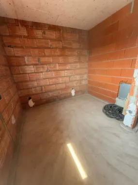 BRASADAS vinde Duplex zona Closca.