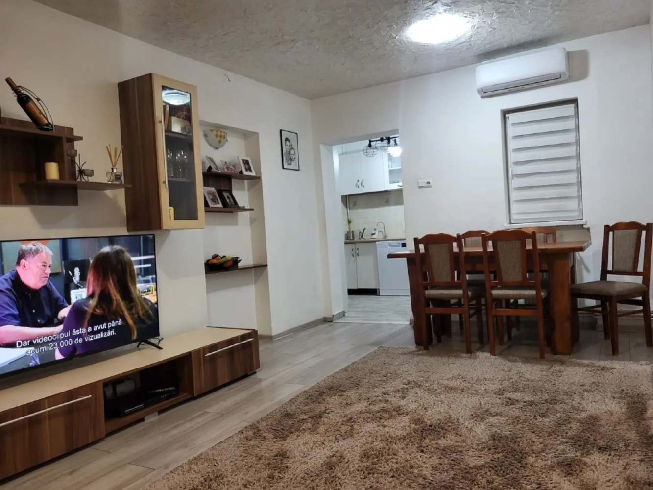 BRASADAS vinde ap 3 cam etaj 3/4 14 Mai. - Agentia Imobiliara BRASADAS vinde apartament cu 3 camere, Zona Azilul de Batrâni ,lângă Liceul Teologic , bloc intre case , Zonă linistita, Cu gradinită și parc,Lidel, Statir de Buss la 200 m.la etaj 3 cu Beci și Garaj, Centrală nouă. Termopane noi. Aer Conditionat nou. Renovat de 1 an. Se accepta și plata in 2-3 Rate. Www.brasadas.com.