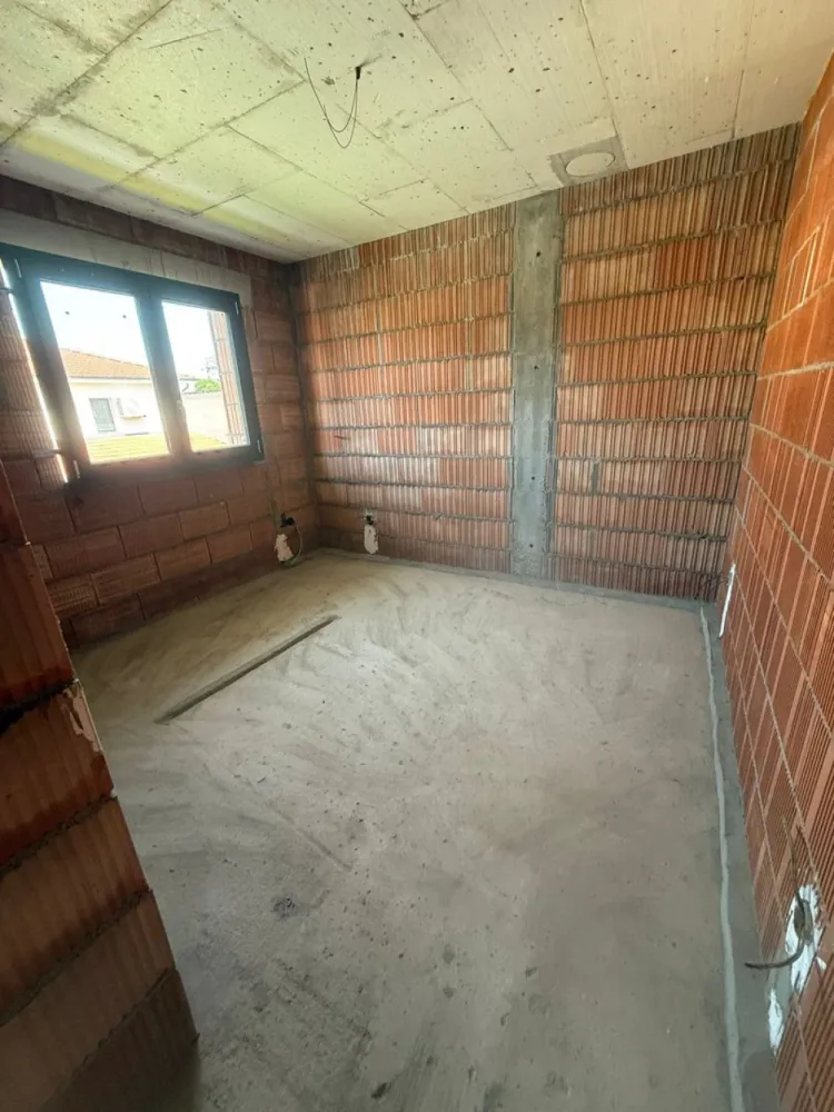 BRASADAS vinde Duplex zona Closca.
