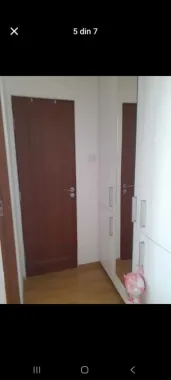 Vand apartament cu 2 camere etajul 3