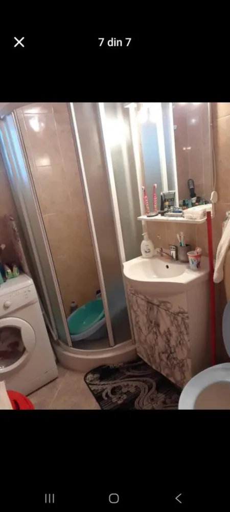 Vand apartament cu 2 camere etajul 3