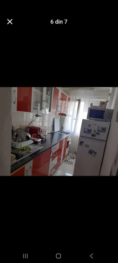 Vand apartament cu 2 camere etajul 3