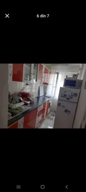Vand apartament cu 2 camere etajul 3