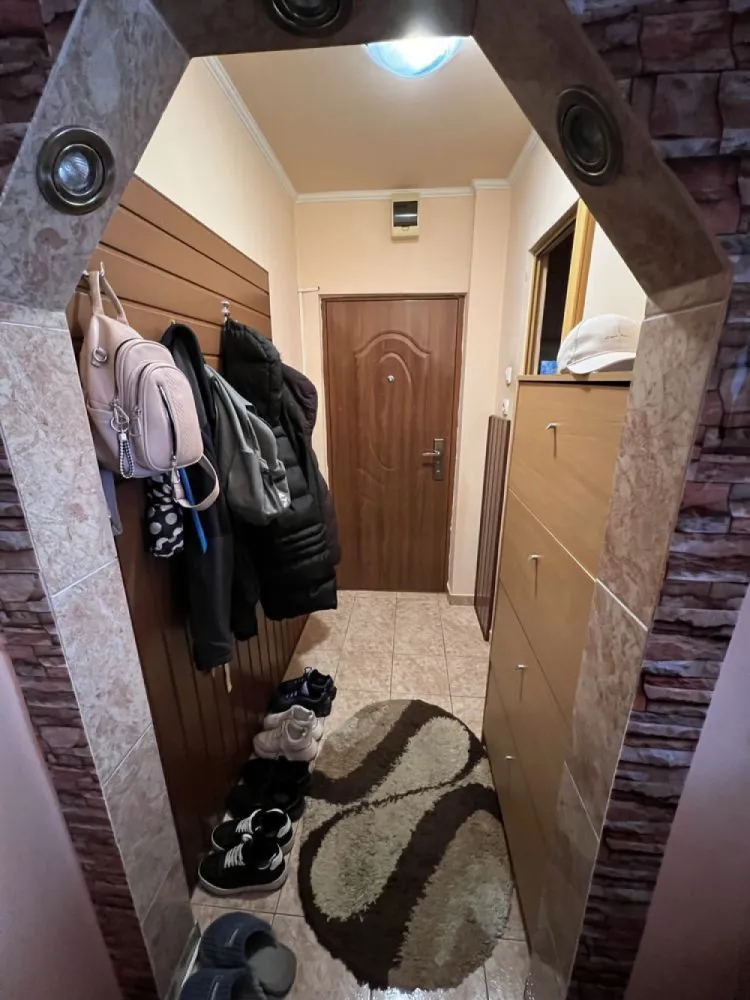 Apartament cu doua camere zona micro 14