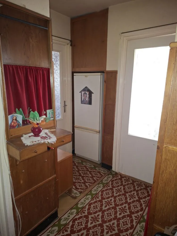 BRASADAS vinde apartament cu 2 cam etaj 3 Botizului.