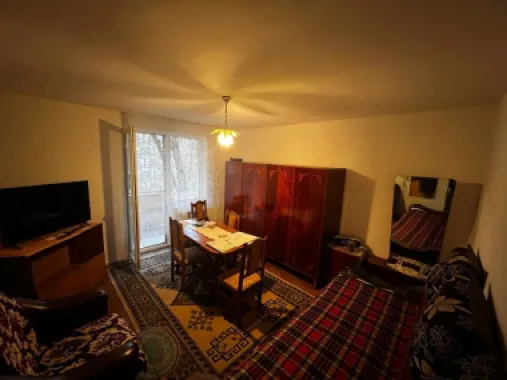 Vand Apartament 2 camere carpati 1