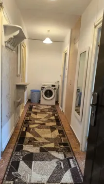 Vând apartament doua camere decomandate zona centrala