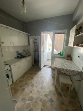 BRASADAS vinde ap cu 3 cam și garaj Piata Mare.