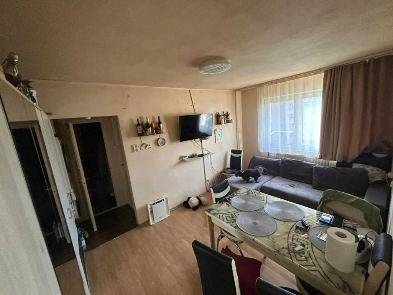 BRASADAS vinde ap 3 cam etaj 4/4 in Micro 14. - Agentia Imobiliara BRASADAS vinde apartament 3 camere in Micro14 la etajul 4/4 cu suprafata utila de 41mp. Izolat, acoperiș, centrala termica, geamuri termopane. Www.brasadas.com.