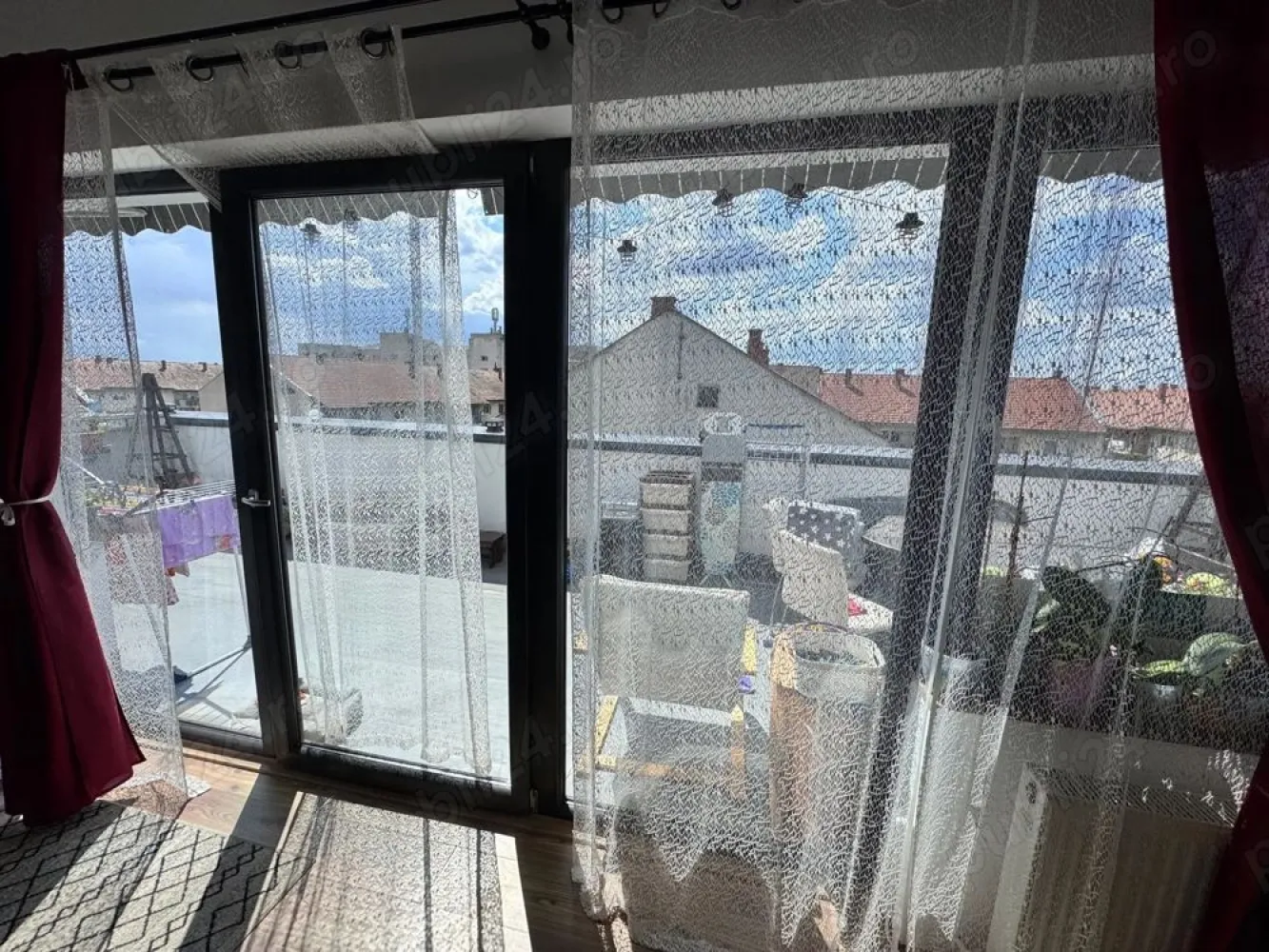 BRASADAS vinde ap 3 cam etaj 5/5 in zona Carpati 2.
