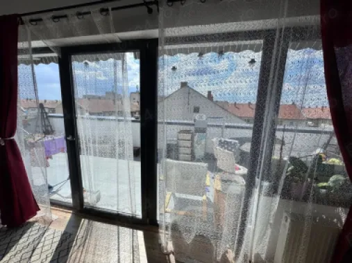 BRASADAS vinde ap 3 cam etaj 5/5 in zona Carpati 2.