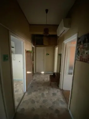 BRASADAS vinde ap cu 3 cam și garaj Piata Mare.