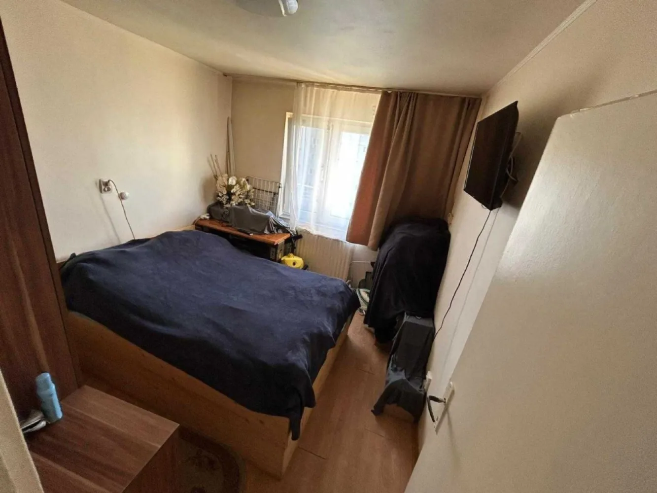BRASADAS vinde ap 3 cam etaj 4/4 in Micro 14. - Agentia Imobiliara BRASADAS vinde apartament 3 camere in Micro14 la etajul 4/4 cu suprafata utila de 41mp. Izolat, acoperiș, centrala termica, geamuri termopane. Www.brasadas.com.