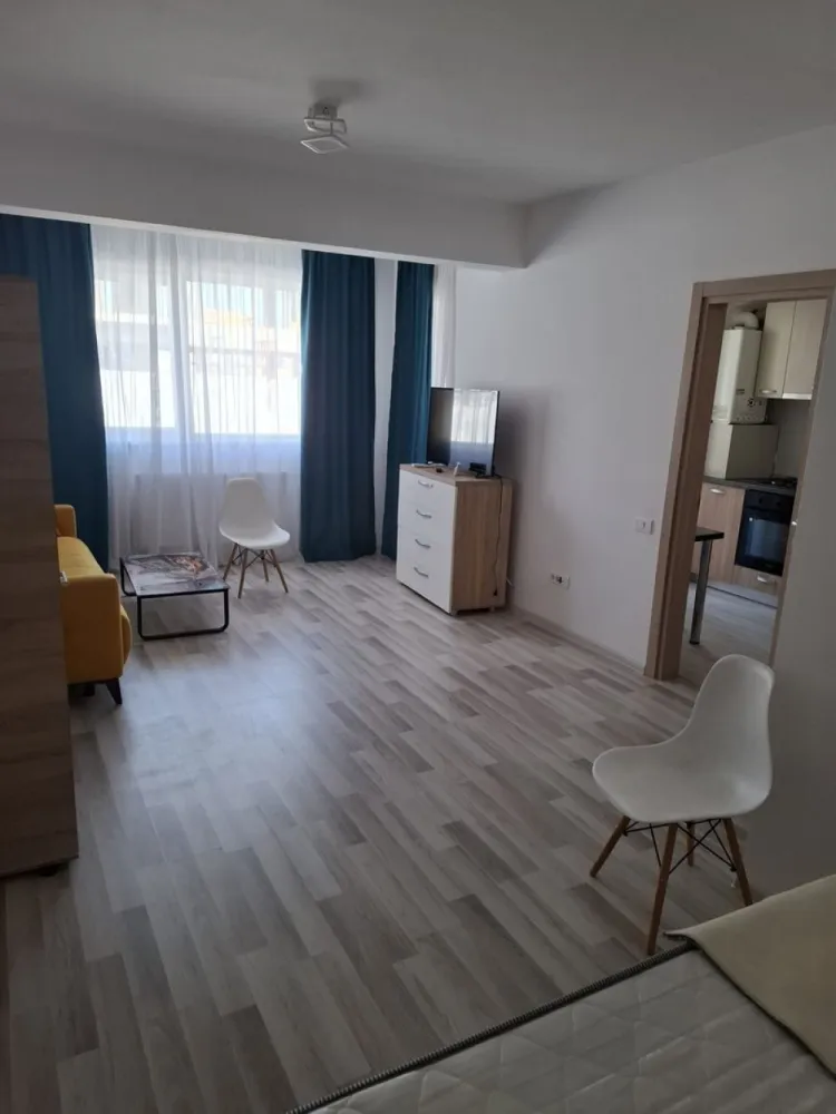 BRASADAS inchiriaza ap 2 cam PARTER zona Metalurgiei. - Agentia Imobiliara BRASADAS inchiriaza apartament cu doua camere situat la PARTER in zona Metalurgiei. Pretul contine TVA. Apartamentul are balcon si parcare. Www.brasadas.com