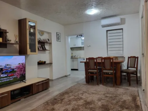 Vand apartament 3 camere