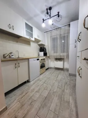 Vand apartament 3 camere