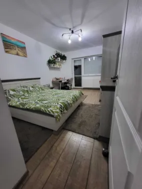 Vand apartament 3 camere