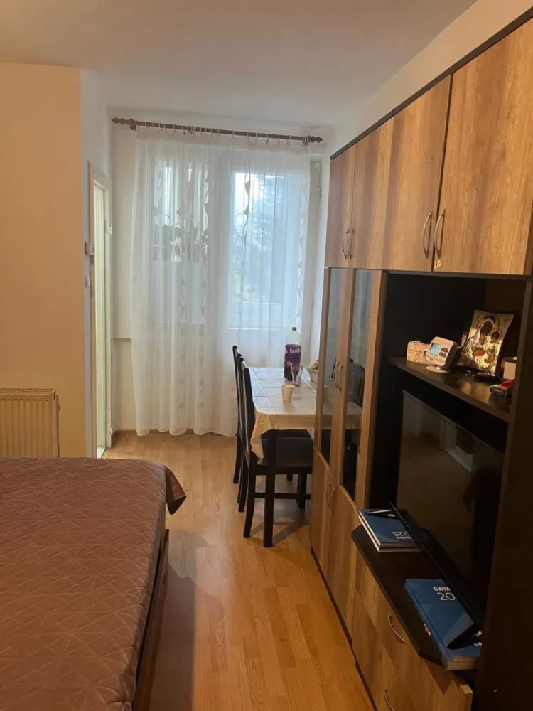 BRASADAS vinde garsoniera utilata etaj 1/4 Ostrovului. - Agentia Imobiliara BRASADAS vinde garsoniera mobilată utilată 22mp, etaj 1/4 zona Ostrovului. Www.brasadas.com