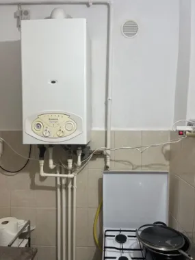 BRASADAS vinde garsoniera utilata etaj 1/4 Ostrovului.