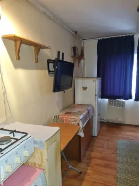 Vând garsonieră în .icro17