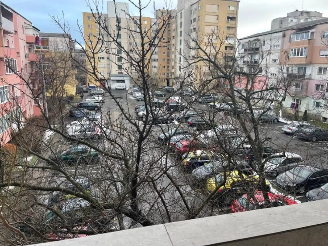 Vand apartament 4 camere in Satu Mare