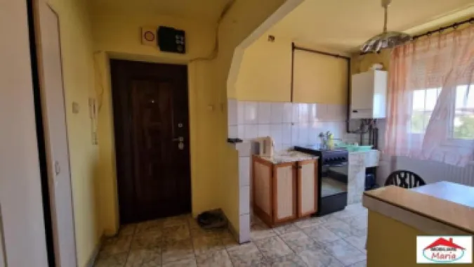 BRASADAS vinde ap 2 cam + balcon etaj 4/4 Solidaritatii.