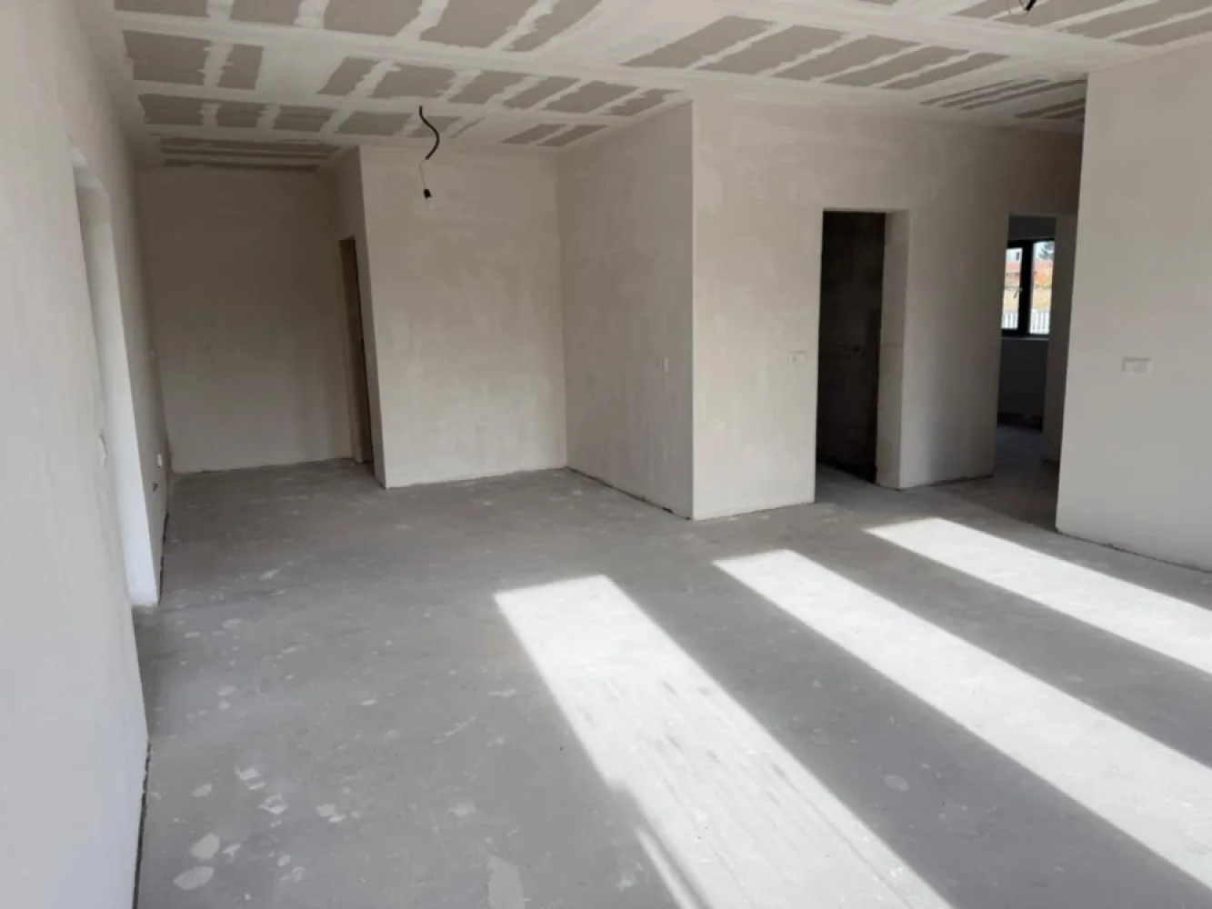 Casa de vanzare în lazuri
