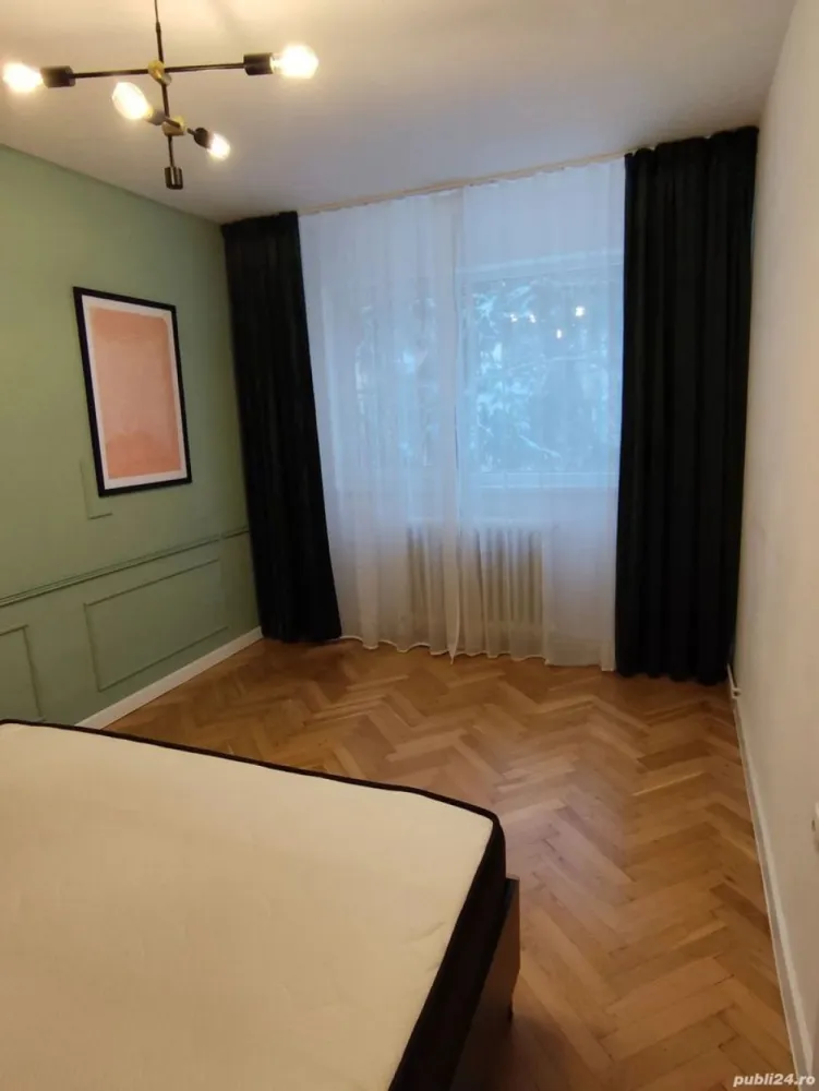 Apartament 2 camere semidecomandate - De vanzare apartament 2 camere semidecomandate Cartier Gheorgheni, zona Diana,situat la etajul 1 4 Apartamentul se predă mobilat si utilat ca in poze Suprafața 50 mp + 5mp balcon Compartimentare: -Bucatarie+ debara -living cu acces la balcon -2 holuri -1 balcon -baie cu geam -dormitor Dotari: - Centrala termica proprie - Parchet lemn masiv recondiționat - Usa metalica -bloc reabilitat termic -instalatia electrică schimbată in 2023 -deține 1 boxa la subsol Alte avantaje: - Aproape de puncte de interes: -Mega image, dr Max, Panemar, Carrefour -5 min piața Hermes, scoli si grădinițe - Statii de transport in comun - Blocul e incojurat de verdeata si parcuri - Liniste si trafic redus fiind in zona de alei - Casa scarii cu interfon si ușa termopan