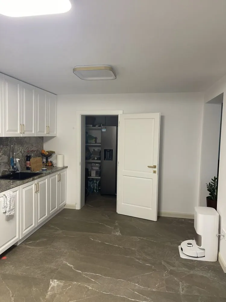 BRASADAS vinde casa 4 cam teren 10 ari zona semicentrala.