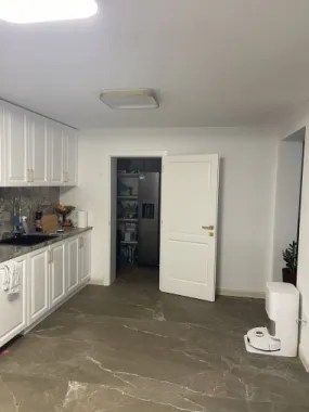 BRASADAS vinde casa 4 cam teren 10 ari zona semicentrala.