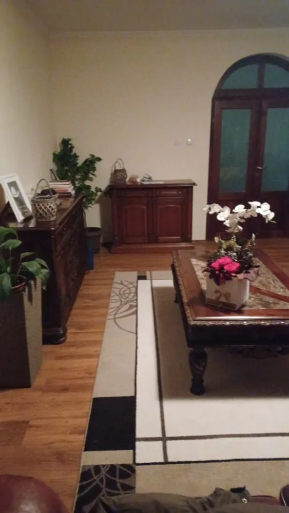 BRASADAS vinde casa individuala 8 cam teren 10 ari Unirii.