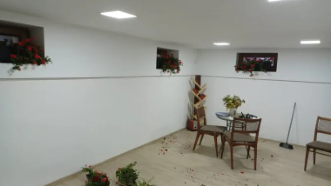 BRASADAS vinde casa individuala 8 cam teren 10 ari Unirii.